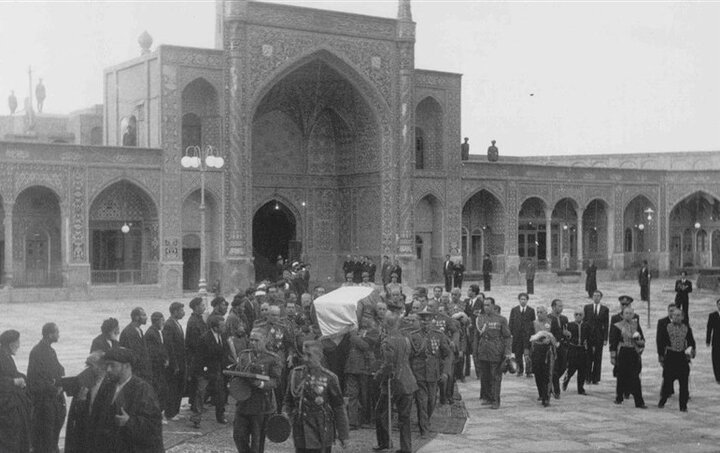 تقویمِ خاکسپاری در تاریخ ایران، تشییع و روایت سقوط و صعود قدرت